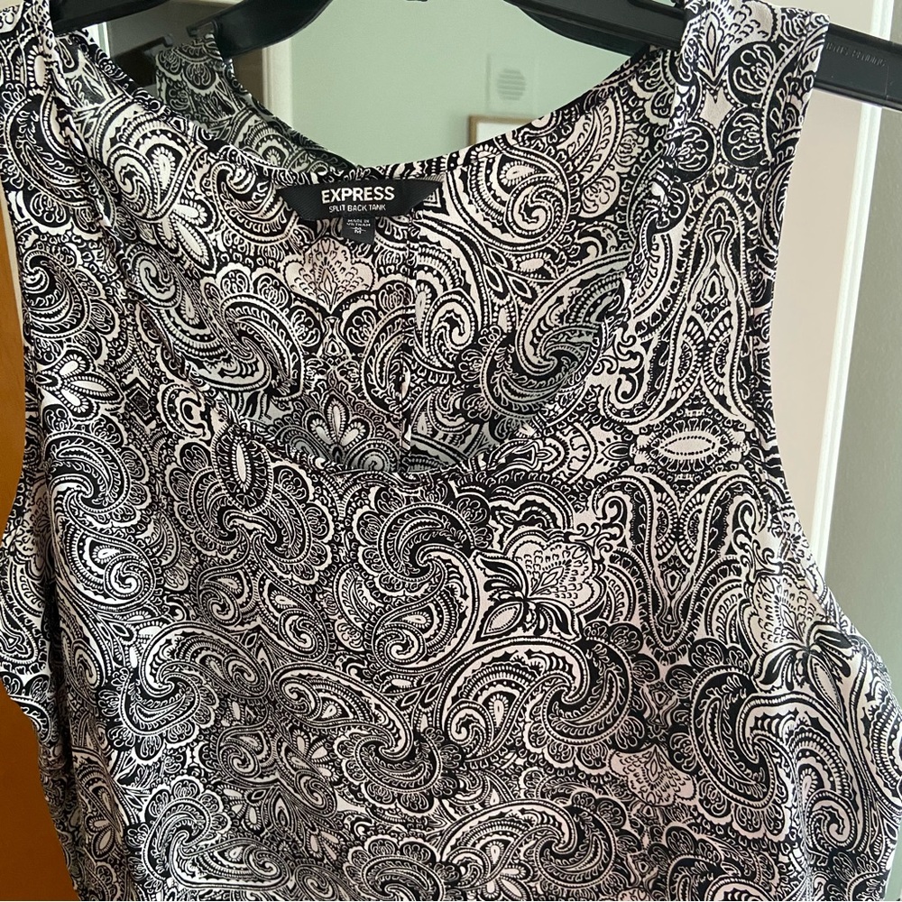 Express Top - Picture 2 of 4